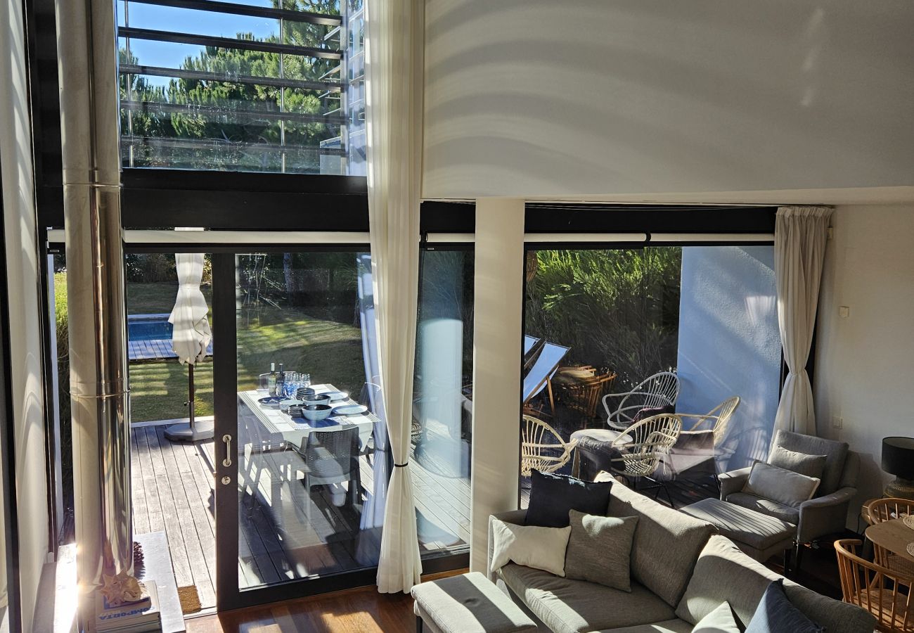 Casa geminada em Península de Tróia - Tróia Beach House with Pool
