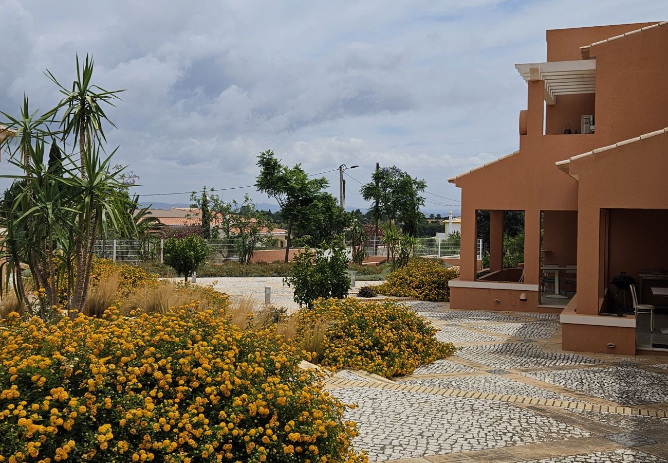 Apartamento em Porches - Porches