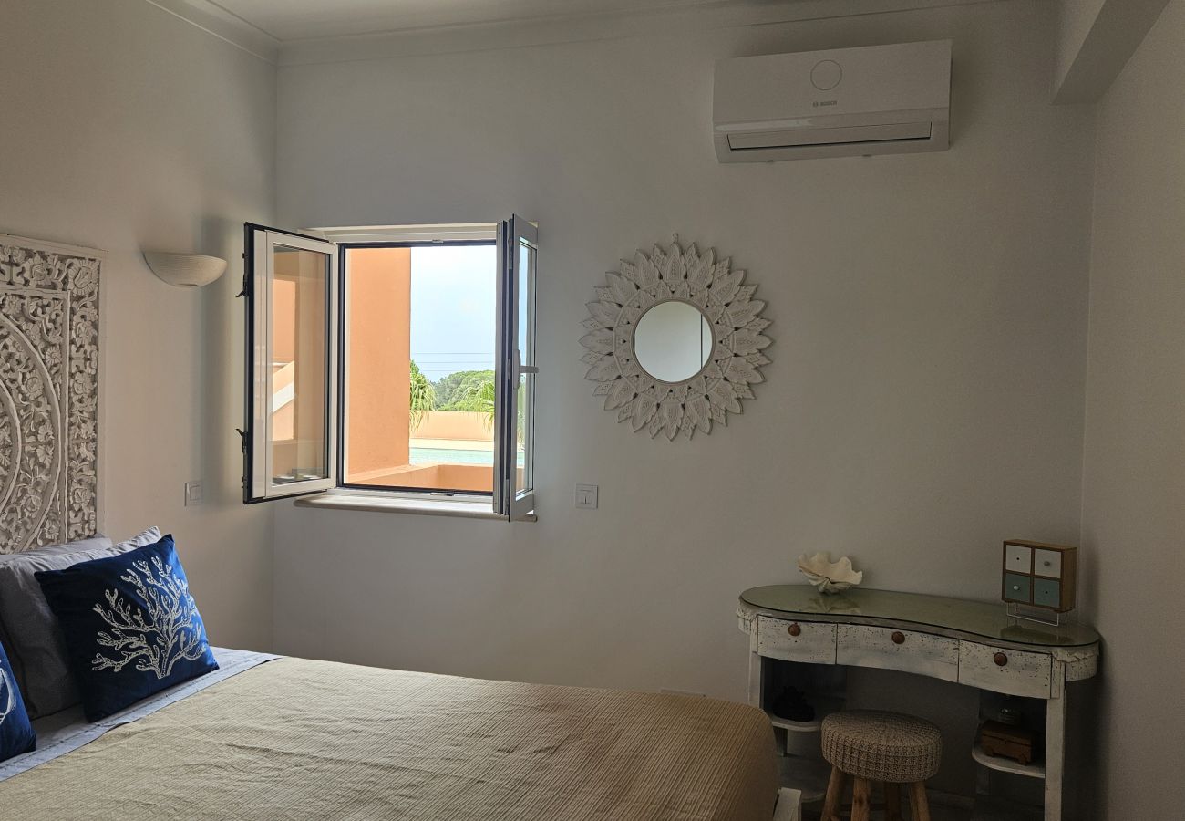 Apartamento em Porches - Porches