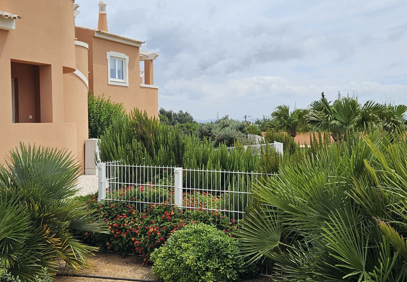 Apartamento em Porches - Porches