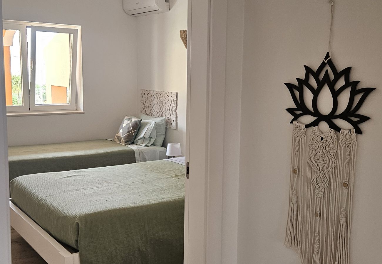 Apartamento em Porches - Porches