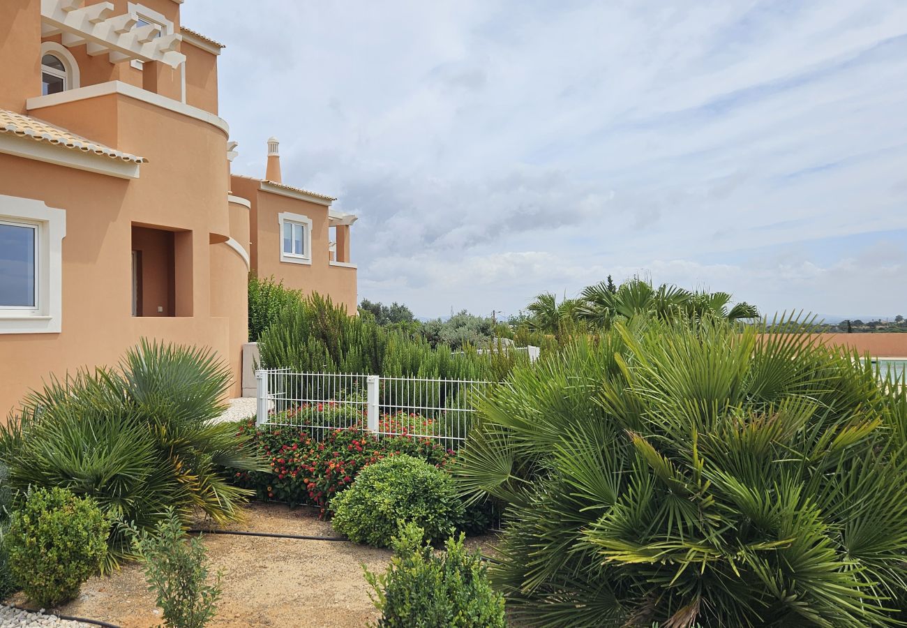 Apartamento em Porches - Porches