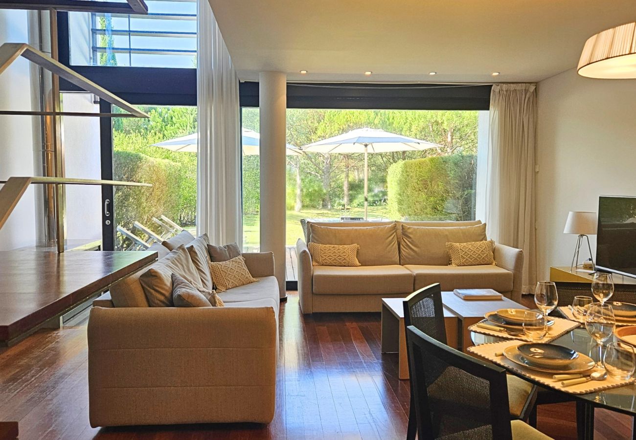 Casa geminada em Península de Tróia - Troia Sea and Pool Townhouse