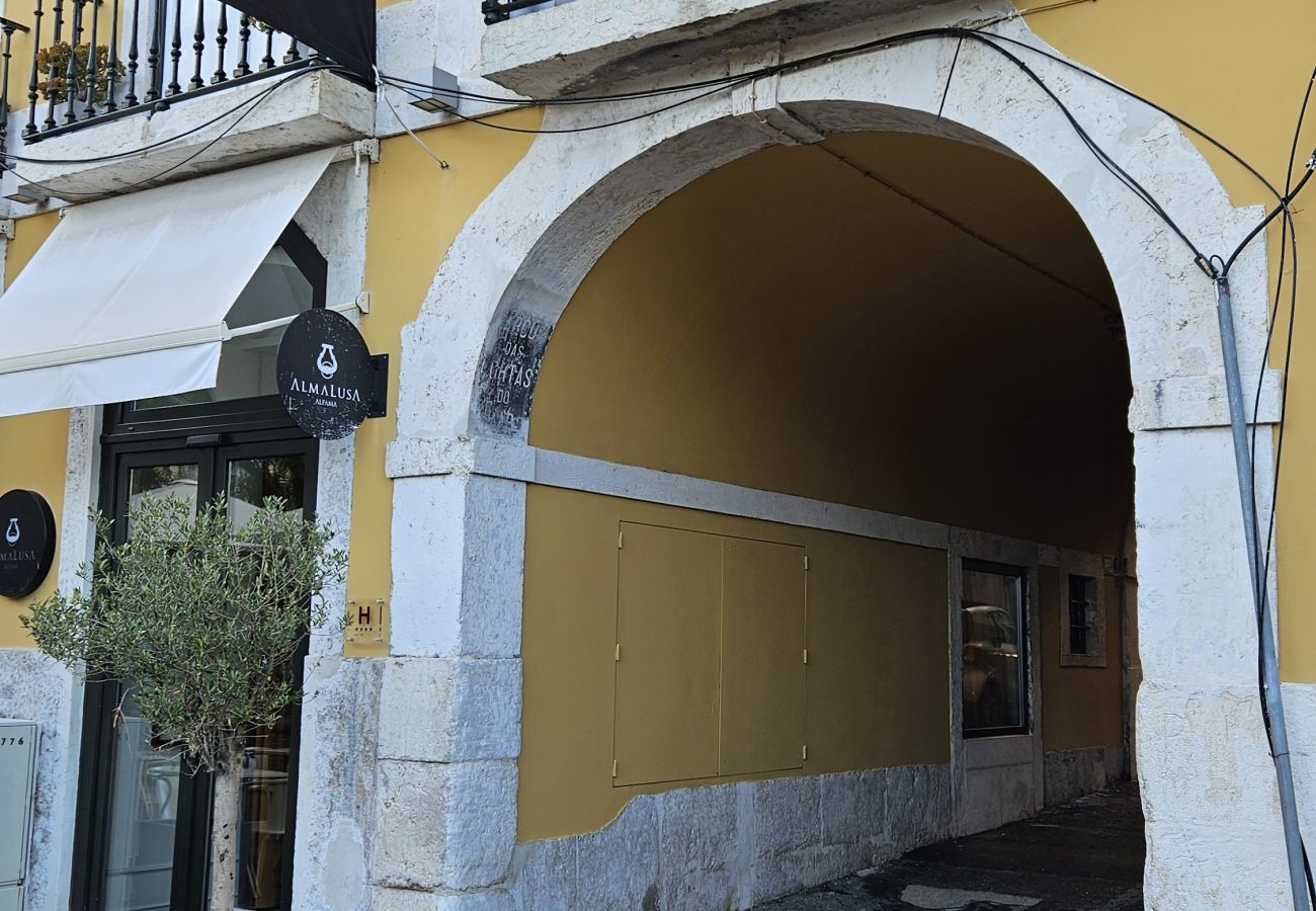 Apartment in Lisbon - Lisbon Alfama Charming Apartment